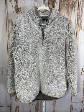 Canyon Creek Woman, Fuzzy 1/4 Zip Pullover. Size Large. Good used condition!